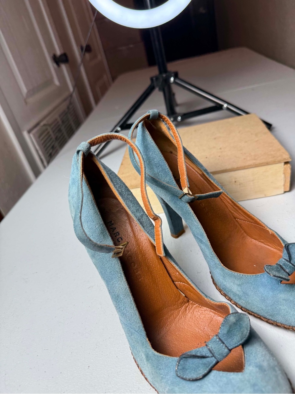 Marc Jacobs dusty blue suede heels Sz 8.5 Broken hook - Picture 2 of 13